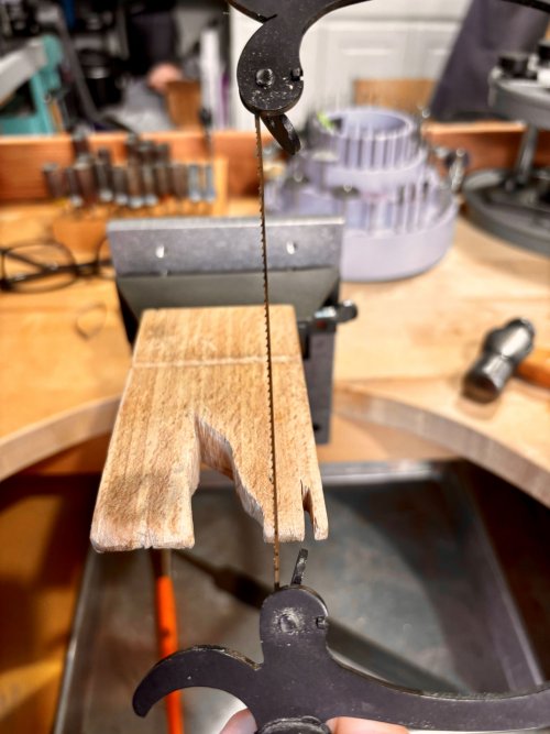 Susan LeGuyader's Essential Sawing Tips - , Metalwork, Sawing, Saw, Wire Saw, bench pin